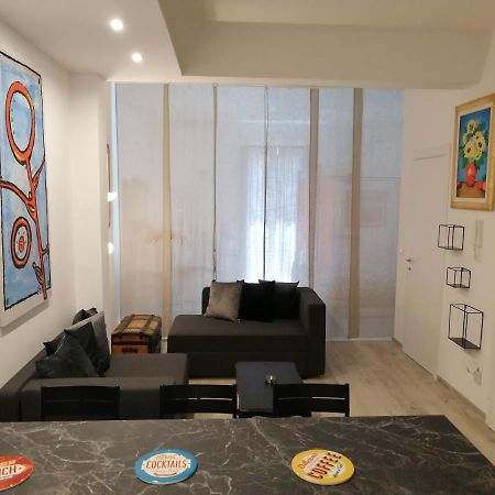 Love Mirrors And Flowers - Affitti Brevi Italia Apartment Bari Luaran gambar