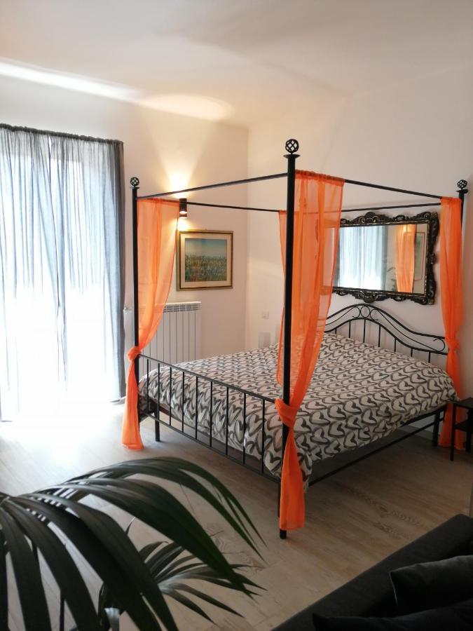 Love Mirrors And Flowers - Affitti Brevi Italia Apartment Bari Luaran gambar